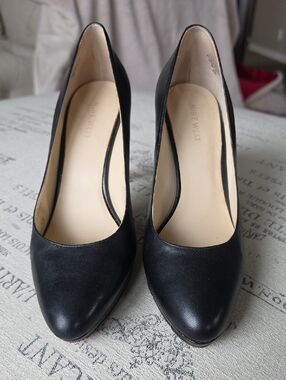 Nine West Black Leather Pointed Pumps